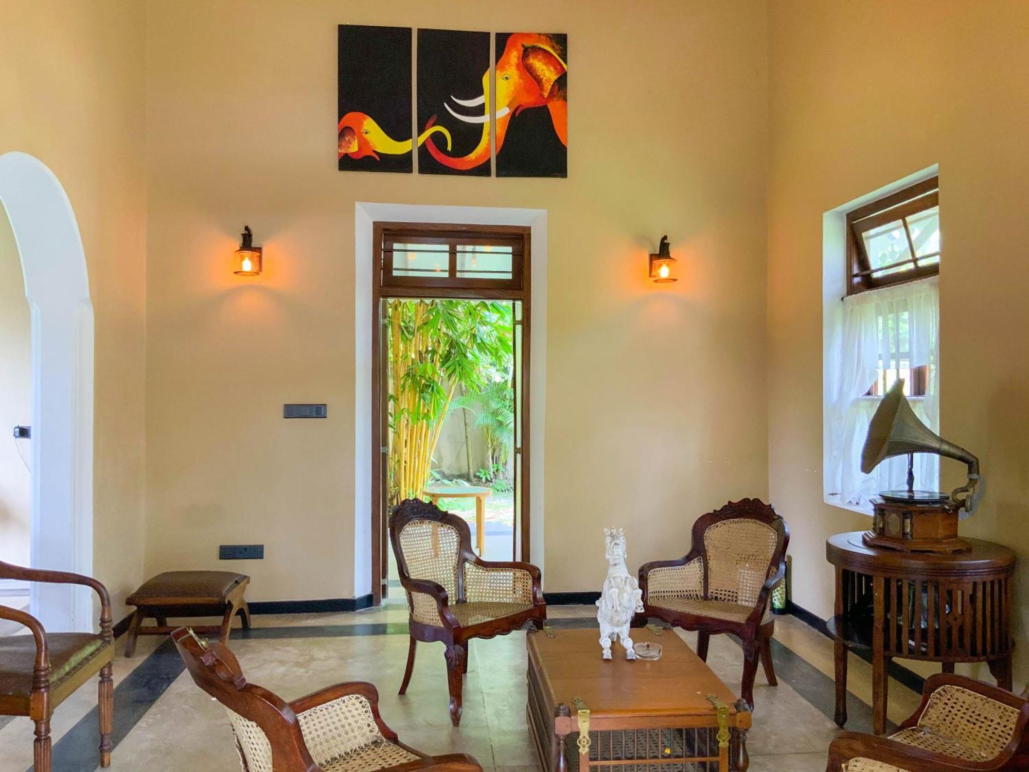 Headman House Antique Villa - A Seaside Royal Stay Ahangama Eksteriør bilde